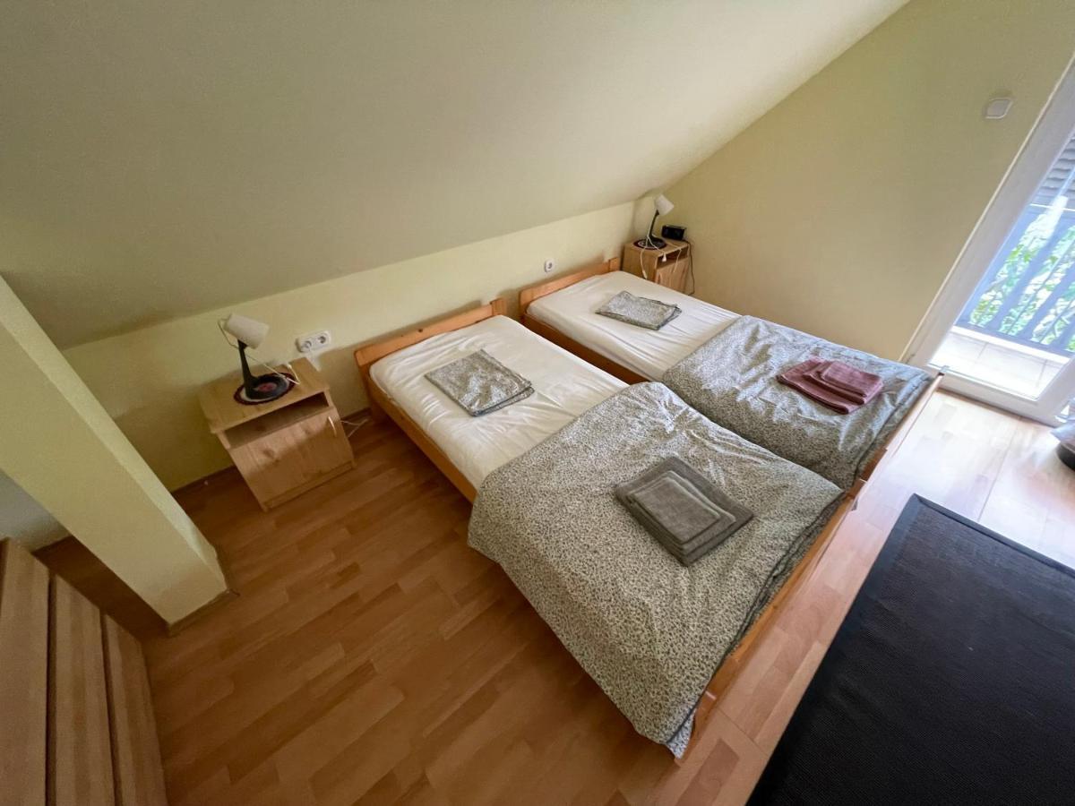 Appartement Thefi Vendégház à Zánka Extérieur photo